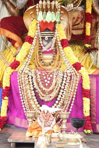 https://nithyananda.org/sites/default/files/photo-gallery/2014-09sep-30th-nithyananda-dairy_IMG_9682_bidadi-temple.JPG?1412330270