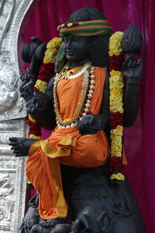https://nithyananda.org/sites/default/files/photo-gallery/2014-11nov-11th-nithyananda-diary_IMG_5845_bidadi-temple-adhi-guru-dakshinamoorthi.JPG