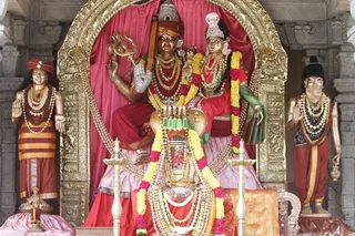 https://nithyananda.org/sites/default/files/photo-gallery/2014-11nov-12th-nithyananda-diary_IMG_5896_bidadi-temple-sanctum-nithyanandeshwara-nithyanandeshwari-swayambu-lingam-moorthi-swami-kapila-muni.JPG