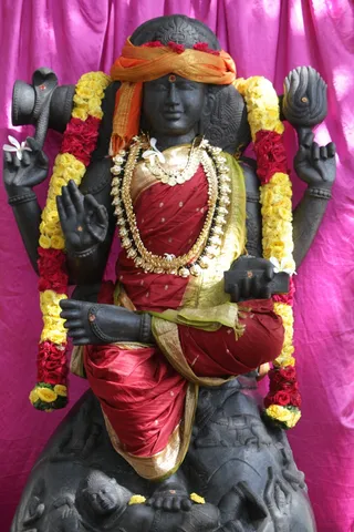 https://nithyananda.org/sites/default/files/photo-gallery/2014-11nov-12th-nithyananda-diary_IMG_5913_bidadi-temple-dakshinamoorthi.JPG