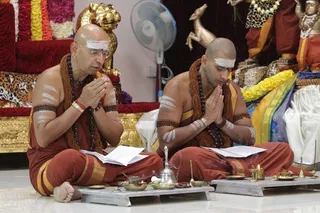 https://nithyananda.org/sites/default/files/photo-gallery/2014-11nov-26th-nithyananda-diary_IMG_8520_bidadi-padukapuja.JPG?1417114133