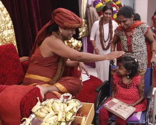 https://nithyananda.org/sites/default/files/photo-gallery/2014-11nov-28th-nithyananda-diary_IMG_9537_bidadi-kalpataru-darshan.JPG?1417199542