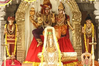 https://nithyananda.org/sites/default/files/photo-gallery/2014-11nov-30th-nithyananda-diary_IMG_9719_bidadi-temple-nithyanandeshwara-nithyanandeshwari-swayambu-linga-swami-kapila-muni.JPG?1417371261