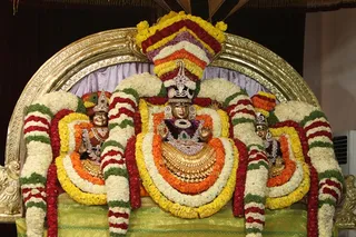 https://nithyananda.org/sites/default/files/photo-gallery/2014-11nov-30th-nithyananda-diary_IMG_9914_bidadi-deities-nithyanandeshwara-nithyanandeshwari-swami.JPG?1417371261