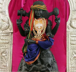 https://nithyananda.org/sites/default/files/photo-gallery/2014-12dec-01st-nithyananda-diary_IMG_9931_bidadi-temple-dakshinamoorthi.JPG?1417441481