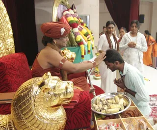 https://nithyananda.org/sites/default/files/photo-gallery/2014-12dec-03rd-nithyananda-diary_IMG_9846_bidadi-kalpataru-darshan.JPG?1417700988