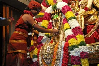 http://nithyananda.org/sites/default/files/photo-gallery/2014-12dec-05th-nithyananda-diary_IMG_0147_bidadi-barani-deepam.JPG