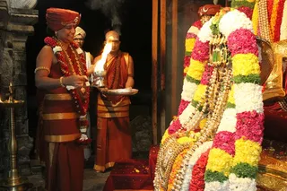 http://nithyananda.org/sites/default/files/photo-gallery/2014-12dec-05th-nithyananda-diary_IMG_0204_bidadi-barani-deepam.JPG