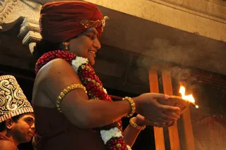 http://nithyananda.org/sites/default/files/photo-gallery/2014-12dec-05th-nithyananda-diary_IMG_0229_bidadi-barani-deepam.JPG