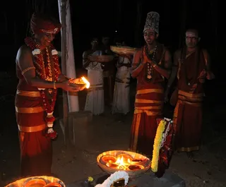 http://nithyananda.org/sites/default/files/photo-gallery/2014-12dec-05th-nithyananda-diary_IMG_0359_bidadi-karthjgai-deepam.JPG