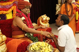 http://nithyananda.org/sites/default/files/photo-gallery/2014-12dec-05th-nithyananda-diary_IMG_0967_bidadi-kalpataru-darshan_0.JPG