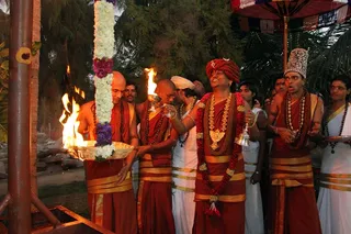 http://nithyananda.org/sites/default/files/photo-gallery/2014-12dec-05th-nithyananda-diary_IMG_1073_bidadi-karthigai-deepam_0.JPG
