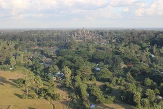 https://nithyananda.org/sites/default/files/photo-gallery/2014-12dec-07th-nithyananda-diary_batch_IMG_1189_cambodia-ankorwat-baloon-visit.jpg?1418001126