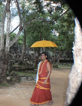 https://nithyananda.org/sites/default/files/photo-gallery/2014-12dec-08th-nithyananda-diary_IMG_0237_cambodia-ankorwat-temple-visit-swamiji.jpg?1418117594