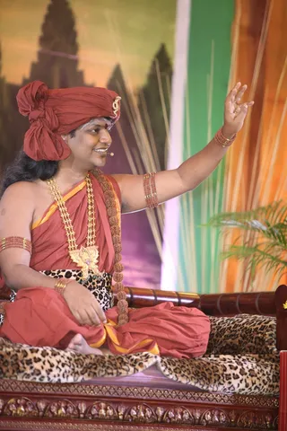https://nithyananda.org/sites/default/files/photo-gallery/2014-12dec-10th-nithyananda-diary_IMG_0019_combodia-inner-awakening-swamiji.jpg?1418219185