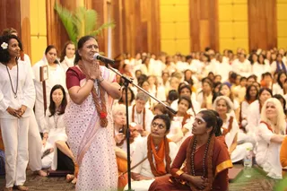 https://nithyananda.org/sites/default/files/photo-gallery/2014-12dec-10th-nithyananda-diary_IMG_0041_combodia-inner-awakening-participants.jpg?1418219458