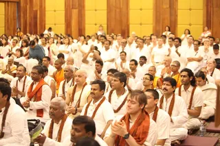 https://nithyananda.org/sites/default/files/photo-gallery/2014-12dec-10th-nithyananda-diary_IMG_0049%202_combodia-inner-awakening-participants.jpg?1418219488