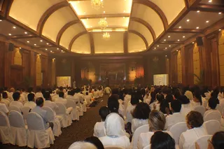 https://nithyananda.org/sites/default/files/photo-gallery/2014-12dec-10th-nithyananda-diary_IMG_0050_combodia-inner-awakening-participants.jpg?1418218663