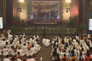 https://nithyananda.org/sites/default/files/photo-gallery/2014-12dec-10th-nithyananda-diary_IMG_0060_combodia-inner-awakening-participants.jpg?1418218856