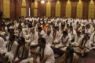 https://nithyananda.org/sites/default/files/photo-gallery/2014-12dec-10th-nithyananda-diary_IMG_0070_combodia-inner-awakening-participants.jpg?1418218895