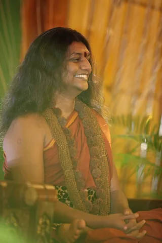 https://nithyananda.org/sites/default/files/photo-gallery/2014-12dec-10th-nithyananda-diary_IMG_0083_combodia-inner-awakening-swamiji.jpg?1418219775