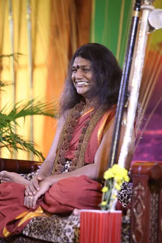 https://nithyananda.org/sites/default/files/photo-gallery/2014-12dec-10th-nithyananda-diary_IMG_0136_combodia-inner-awakening-swamiji.jpg?1418219990