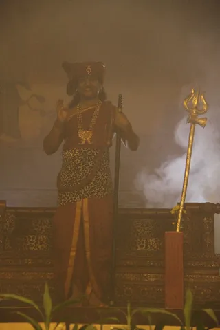 https://nithyananda.org/sites/default/files/photo-gallery/2014-12dec-10th-nithyananda-diary_IMG_184_combodia-inner-awakening%20%282%29.jpg?1418217715