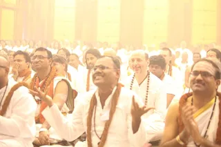 https://nithyananda.org/sites/default/files/photo-gallery/2014-12dec-10th-nithyananda-diary_IMG_9981_combodia-inner-awakening-participants.jpg?1418218813