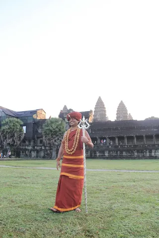 https://nithyananda.org/sites/default/files/photo-gallery/2014-12dec-11th-nithyananda-diary_IMG_2235_combodia-inner-awakening.jpg?1418383612