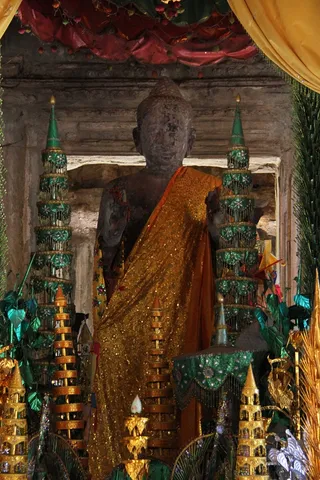 https://nithyananda.org/sites/default/files/photo-gallery/2014-12dec-11th-nithyananda-diary_IMG_2482_combodia-inner-awakening.jpg?1418386942