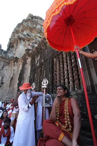 https://nithyananda.org/sites/default/files/photo-gallery/2014-12dec-11th-nithyananda-diary_IMG_2727_combodia-inner-awakening.jpg?1418388299