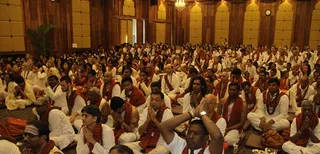 https://nithyananda.org/sites/default/files/photo-gallery/2014-12dec-14th-nithyananda-diary_IMG_4015_cambodia-devotees-pada-puja_0.JPG?1418626948