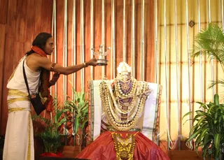 https://nithyananda.org/sites/default/files/photo-gallery/2014-12dec-14th-nithyananda-diary_IMG_4355_cambodia-kalabhairavar-arathi.JPG?1418623396