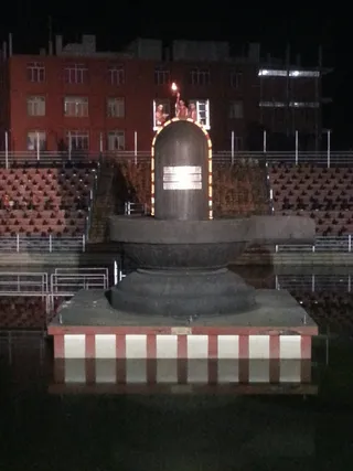 https://nithyananda.org/sites/default/files/photo-gallery/2014-12dec-15th-nithyananda-diary_IMG_20141215_053214_bidadi-rudrabishekam.jpg?1418716695