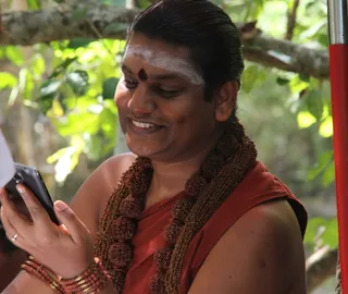 https://nithyananda.org/sites/default/files/photo-gallery/2014-12dec-15th-nithyananda-diary_IMG_4564_combodia-inner-awakening.jpg?1418714424