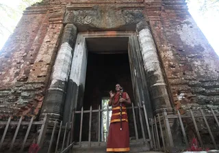 https://nithyananda.org/sites/default/files/photo-gallery/2014-12dec-15th-nithyananda-diary_IMG_5248_combodia-inner-awakening.jpg?1418716659