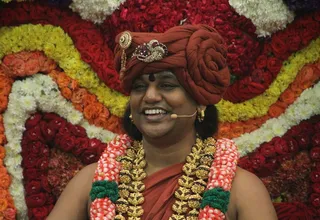 http://nithyananda.org/sites/default/files/photo-gallery/2015-01jan-01st-nithyananda-diary_IMG_0166_bidadi-swamiji.JPG