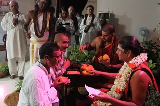 http://nithyananda.org/sites/default/files/photo-gallery/2015-01jan-03nd-nithyananda-diary_IMG_1848_bidadi-kalpataru-darshan.JPG