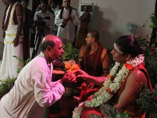 http://nithyananda.org/sites/default/files/photo-gallery/2015-01jan-03nd-nithyananda-diary_IMG_1853_bidadi-kalpataru-darshan.JPG