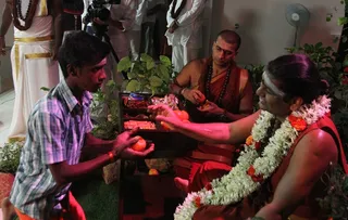 http://nithyananda.org/sites/default/files/photo-gallery/2015-01jan-03nd-nithyananda-diary_IMG_1856_bidadi-kalpataru-darshan.JPG