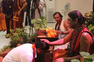 http://nithyananda.org/sites/default/files/photo-gallery/2015-01jan-04th-nithyananda-diary_IMG_2462_bidadi-satsang-kalpataru-darshan.JPG