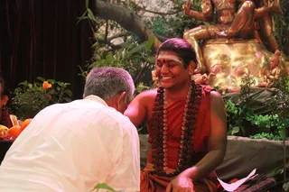 http://nithyananda.org/sites/default/files/photo-gallery/2015-01jan-04th-nithyananda-diary_IMG_2466_bidadi-satsang-kalpataru-darshan.JPG