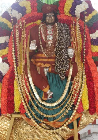 http://nithyananda.org/sites/default/files/photo-gallery/2015-01jan-04th-nithyananda-diary_IMG_2510_bidadi-jayanthi-bramhotsava.JPG