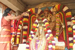 http://nithyananda.org/sites/default/files/photo-gallery/2015-01jan-04th-nithyananda-diary_IMG_2605_bidadi-jayanthi-bramhotsava.JPG