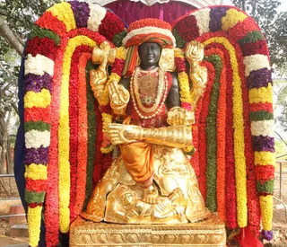 http://nithyananda.org/sites/default/files/photo-gallery/2015-01jan-04th-nithyananda-diary_IMG_2666_bidadi-jayanthi-bramhotsava.JPG
