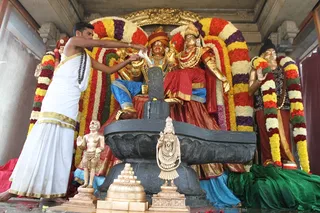 1008 Shankabhishekam is being performed