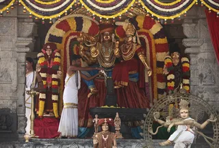 http://nithyananda.org/sites/default/files/photo-gallery/2015-01jan-06th-nithyananda-diary_IMG_3280_bidadi-shankabhiskekam.JPG
