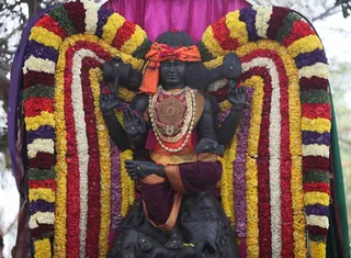 http://nithyananda.org/sites/default/files/photo-gallery/2015-01jan-06th-nithyananda-diary_IMG_3323_bidadi-shankabhiskekam.JPG