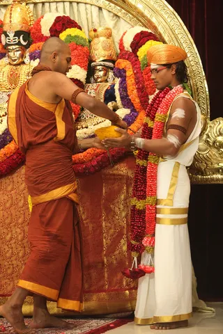 http://nithyananda.org/sites/default/files/photo-gallery/2015-01jan-09th-nithyananda-diary_IMG_3884_bidadi-kalyanotsava_2.JPG