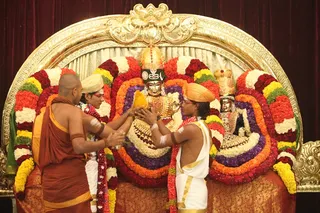 http://nithyananda.org/sites/default/files/photo-gallery/2015-01jan-09th-nithyananda-diary_IMG_3901_bidadi-kalyanotsava_0.JPG